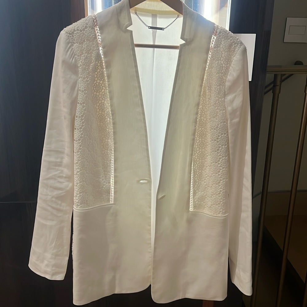 Elie Tahari white linen jacket